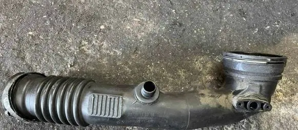 BMW 7 F01 F02 F03 F04 Air intake hose/pipe 23557610