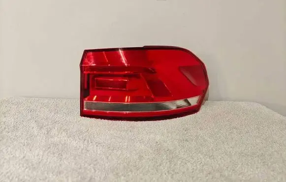 Volkswagen Touran III Rear/tail lights 