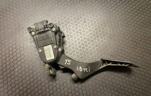 Volkswagen Multivan T5 Accelerator throttle pedal 7H1721503 6PV00849503