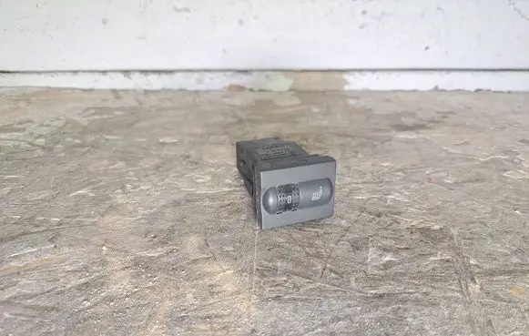 Skoda Fabia Mk1 (6Y) Seat heating switch 6Y0953564A