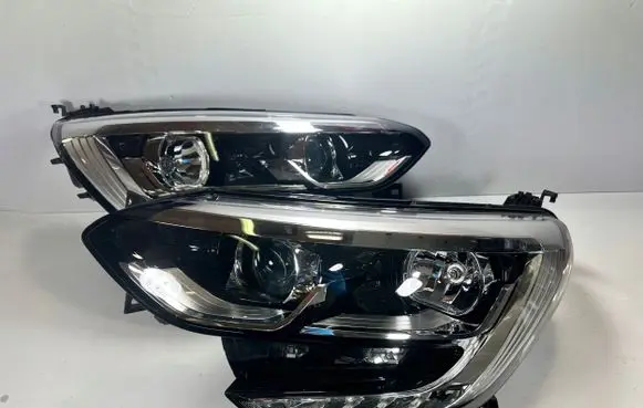 Renault Megane IV Headlights/headlamps set 