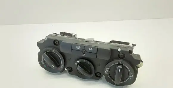 Volkswagen Golf V Climate control unit 1CF74730960 74730960 53701