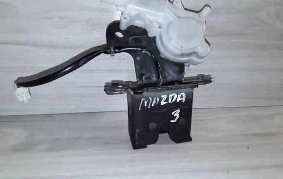 Mazda 3 I Tailgate/trunk/boot lock/catch/latch