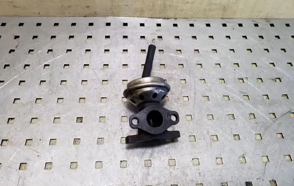 Volkswagen Transporter - Caravelle T4 EGR valve 028131501E