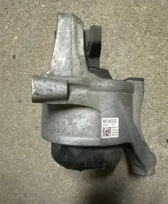 Audi A4 S4 B9 Engine mount bracket 8W0199372CD 3618952 032248