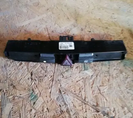 Opel Zafira B Hazard light switch 13100105