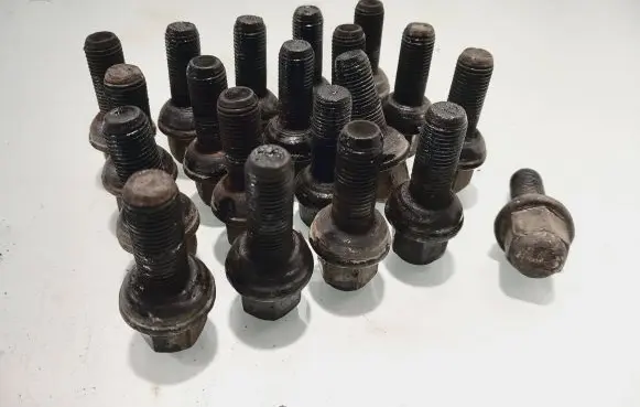 Mercedes-Benz Sprinter W901 W902 W903 W904 Nuts/bolts 
