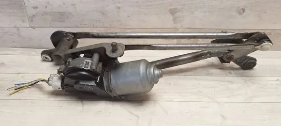 Toyota Yaris Front wiper linkage and motor 