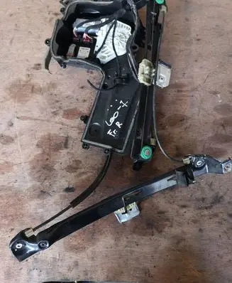 Seat Leon (1P) Front door window regulator with motor 1K0959792H