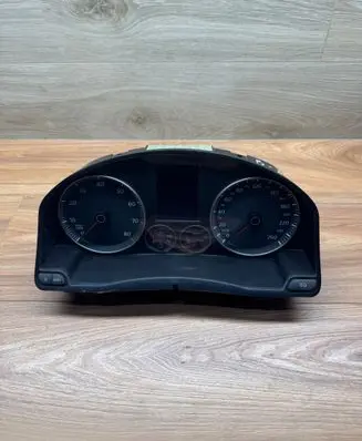 Volkswagen Golf V Speedometer (instrument cluster) 1K0920871A V0020000 VWZ7Z0D0830893