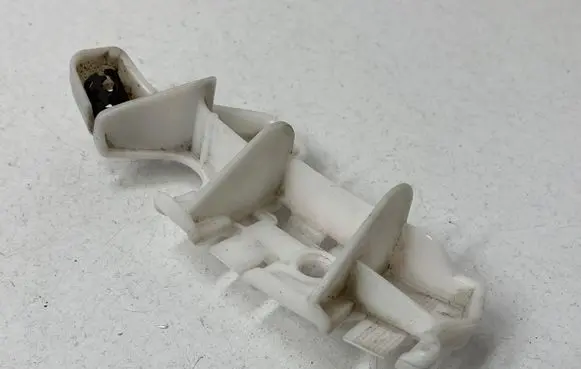 Renault Megane III Front bumper mounting bracket 620942155R