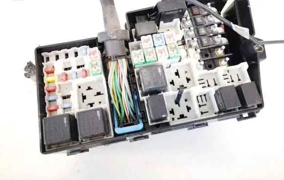 Volvo S40 Fuse box set 318789120 8688039
