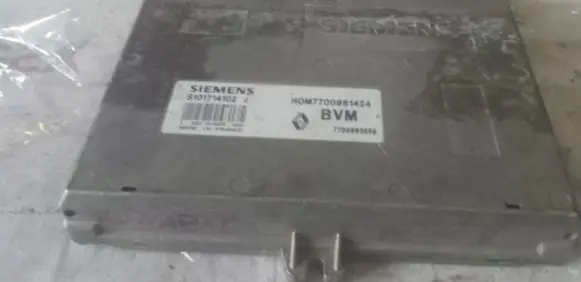 Renault 19 Engine control unit/module s100811102b HOM7700731802