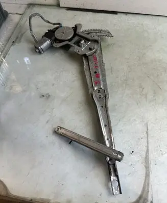 Honda Civic Front door window regulator with motor 14124