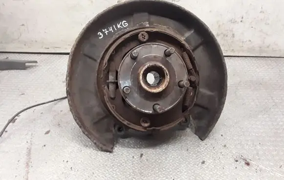 Subaru B9 Tribeca Rear wheel hub spindle/knuckle 