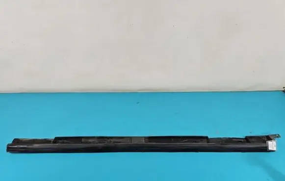 Foot area side trim