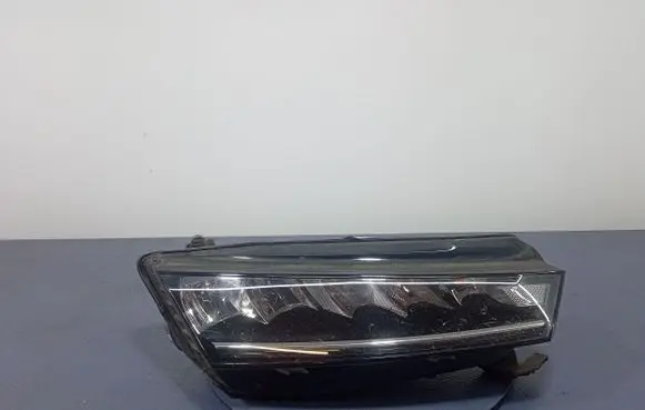 Skoda Octavia 985 Headlight/headlamp