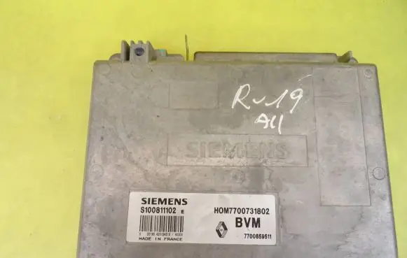 Renault 19 Engine control unit/module HOM7700731802 S100811102