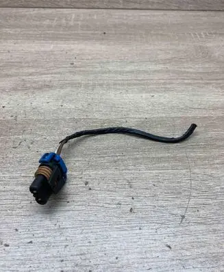 BMW 5 E39 Plug wire 1382189