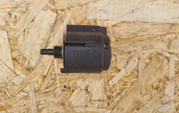 BMW 5 E39 Light switch 8363683