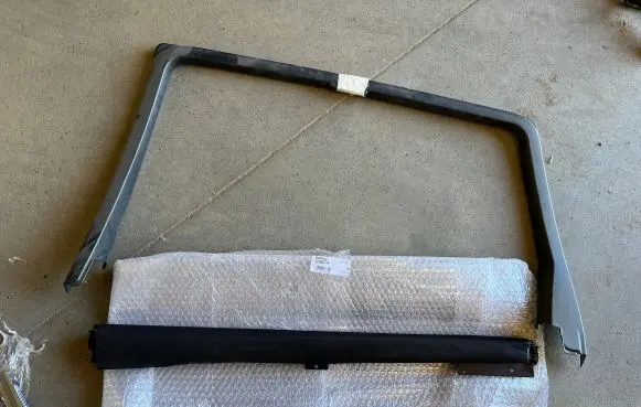 Audi Q7 4L Rear door window curtain/sunshade 4L0861334