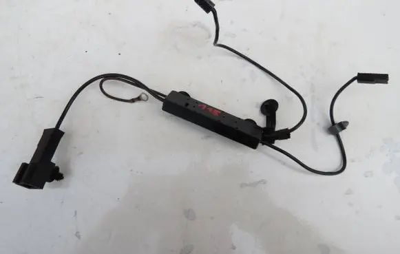 Mercedes-Benz CLS C218 AMG Aerial antenna amplifier A2128704589 28287042