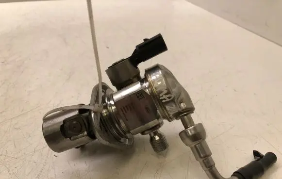 Ford Puma Fuel injection high pressure pump H6BG9D376AB