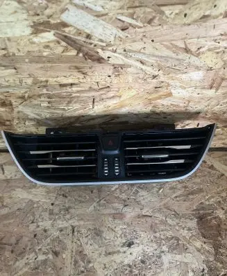 Ford Focus Dash center air vent grill JX7b19k617ag3kpr