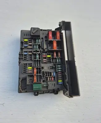 BMW 5 E60 E61 Fuse module 106887
