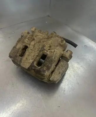 Mitsubishi Pajero Front brake caliper