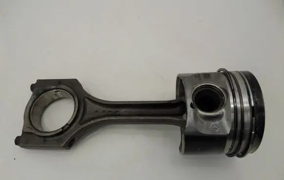 Mini Cooper Countryman R60 Piston with connecting rod 