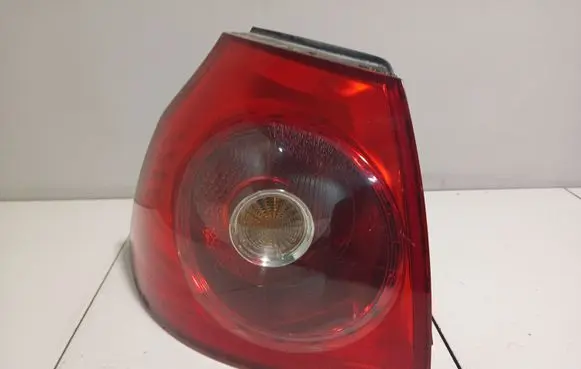 Volkswagen Golf V Rear/tail lights 1K6945095E