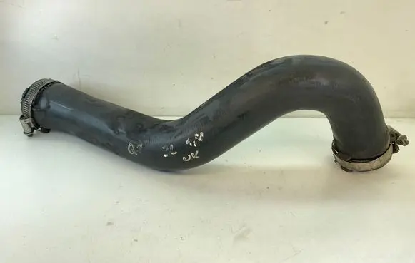 Audi Q7 4L Intercooler hose/pipe 7L6145737B