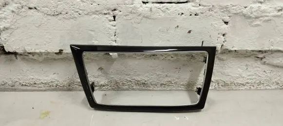 Mercedes-Benz GL X166 Radio/GPS head unit trim A1666802417