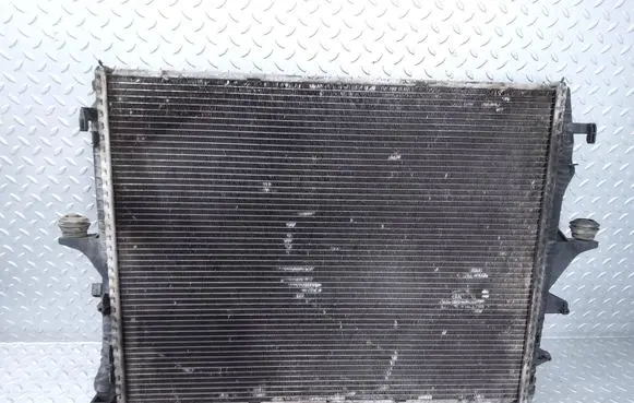Audi Q7 4L Coolant radiator 7L6121253B E1471