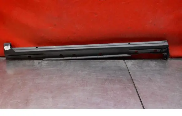 Toyota Yaris Cross Front sill (body part) 