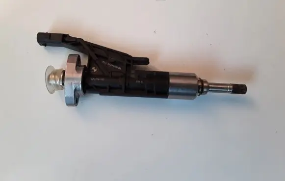 Mini Cooper Countryman F60 Fuel injector 0261500539