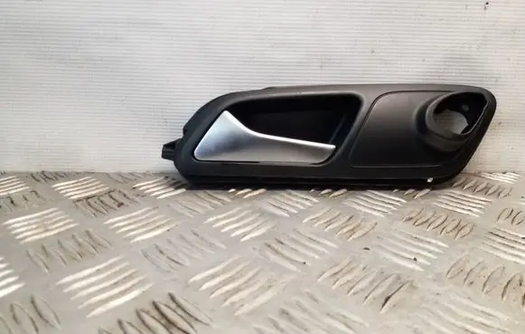 Volkswagen PASSAT CC Front door interior handle 3C8837113F