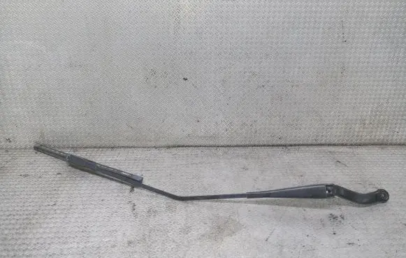 Windshield/front glass wiper blade