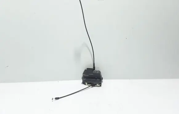 Renault Megane II Rear door lock 8200028429