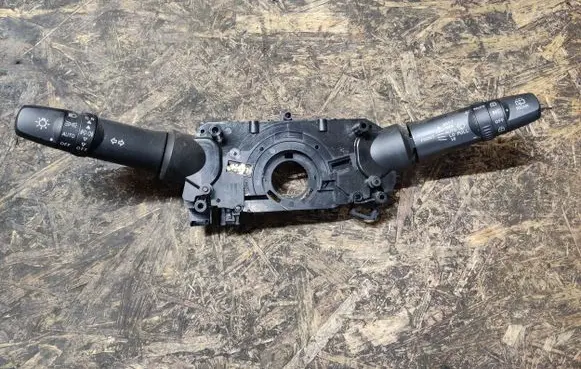 Mitsubishi Space Star Indicator stalk 8600A495 8617A158