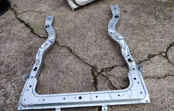 Subaru Impreza II Front bumper support beam 