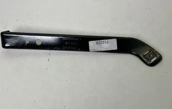 Ford Mustang VI Fender mounting bracket FR3B16C199BC
