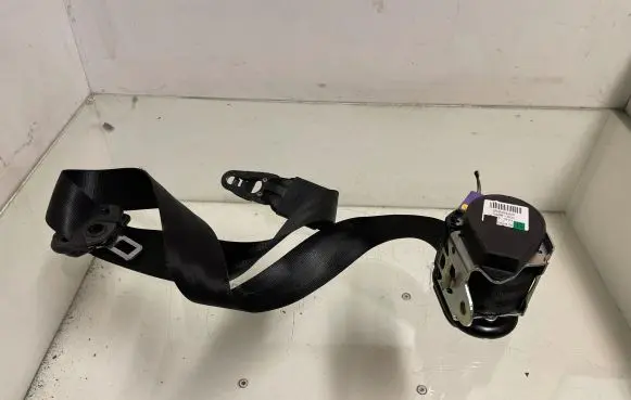 Audi A6 S6 C6 4F Front seatbelt 605404800 008R000