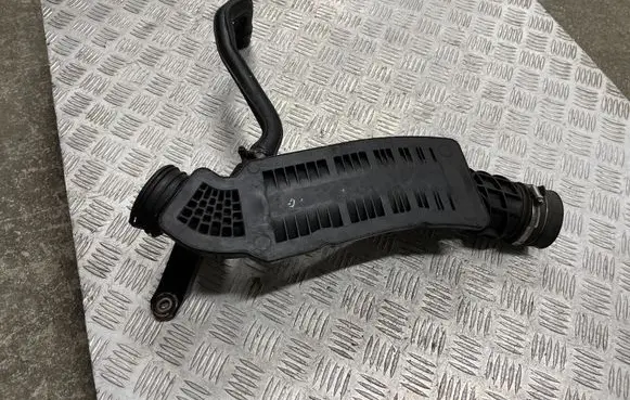 Intake resonator