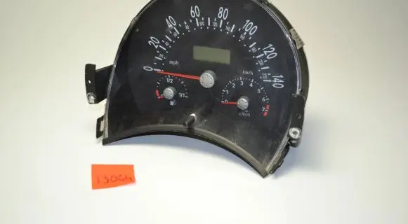 Volkswagen New Beetle Speedometer (instrument cluster) 1C0919911C 2011211F