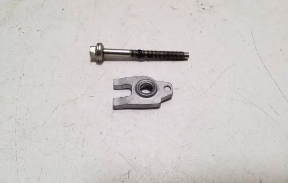 Mercedes-Benz Vito Viano W447 Fuel Injector clamp holder 0917 6457