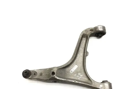 Maserati Ghibli Front lower control arm/wishbone 06700071790