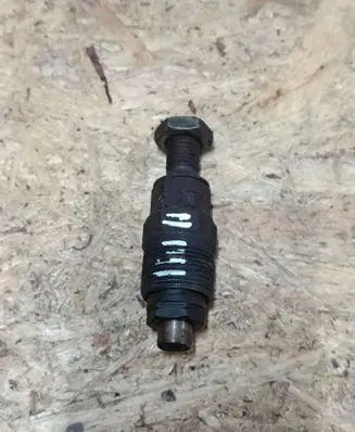 Fuel injector