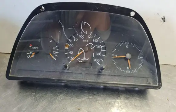 Mercedes-Benz Vito Viano W638 Speedometer (instrument cluster) MB0005428401